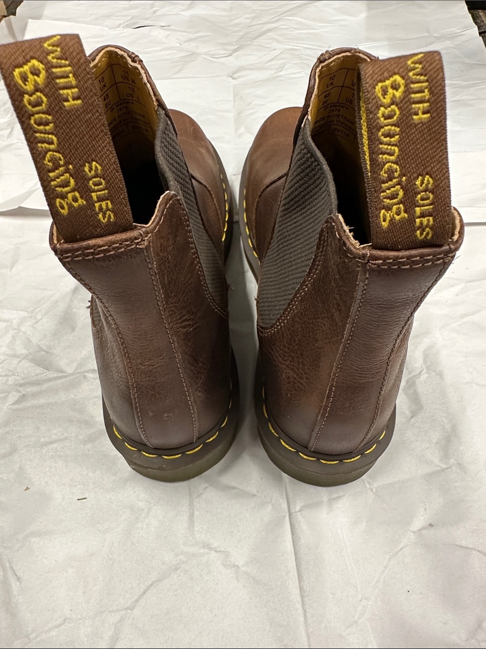 Dr. Martens Men’s Brown Chukka Chelsea Boots with Yellow Stitching size 11 - Picture 4 of 15